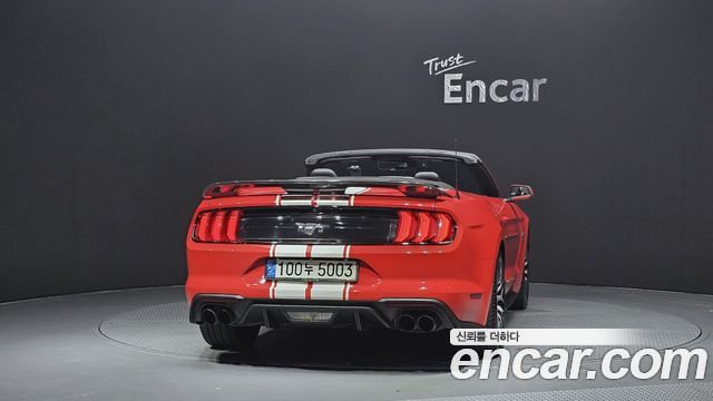Ford Mustang GT Convertible - фото 3