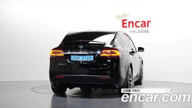 Tesla Model X 75D - фото 3