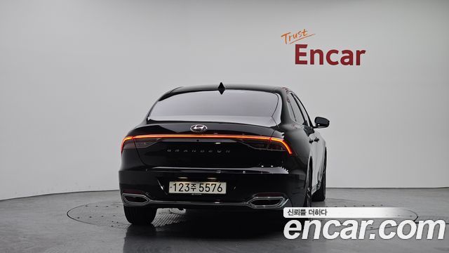 Hyundai Grandeur Новый IG 3.0 LPi Rent Car Premium - фото 3