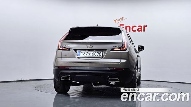 Cadillac XT4 2.0 Sport AWD - фото 3