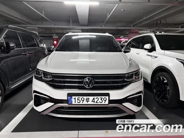 Volkswagen Tiguan 2.0 TSI Prestige - фото 0