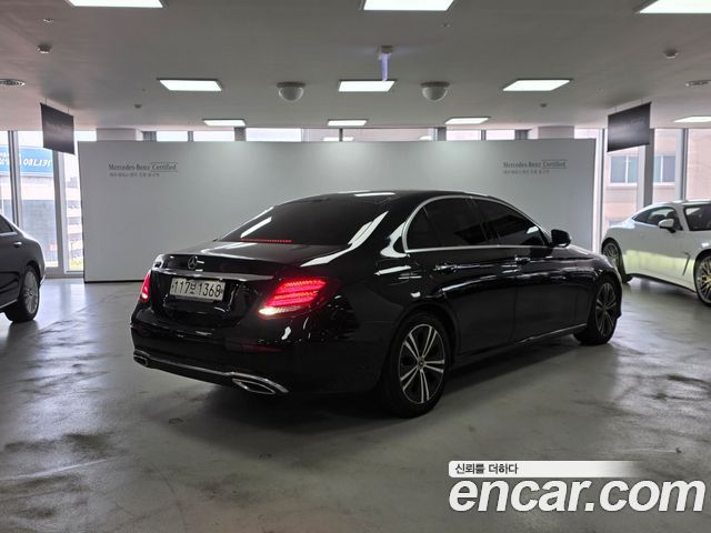 Mercedes-Benz E-Class W213 E300 Avantgarde - фото 1