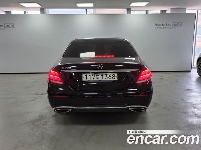 Mercedes-Benz E-Class W213 E300 Avantgarde - фото 3