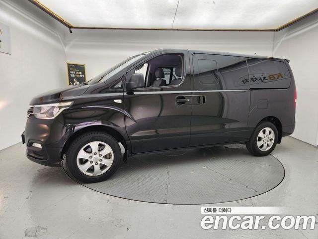 Hyundai Starex Новый 4WD Wagon 12-Seater Smart - фото 0