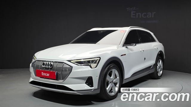 Audi e-tron 50 Quattro - фото 0