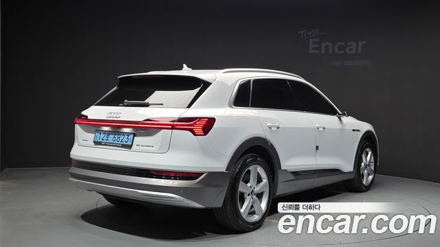 Audi e-tron 50 Quattro - фото 1