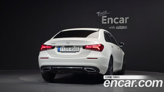 Mercedes-Benz A-Class W177 A220 Sedan - фото 3