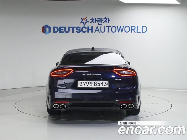Kia Stinger 2.0 Turbo AWD Platinum - фото 3