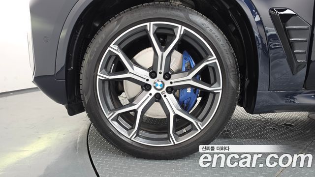 BMW X5 G05 xDrive 40i M Sport - фото 4