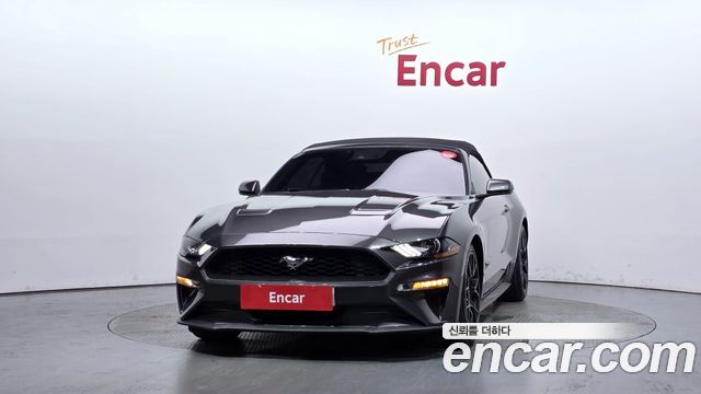 Ford Mustang Convertible - фото 2