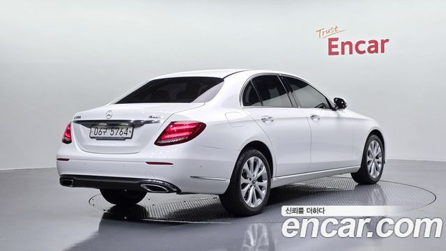 Mercedes-Benz E-Class W213 E300 4MATIC Exclusive - фото 1