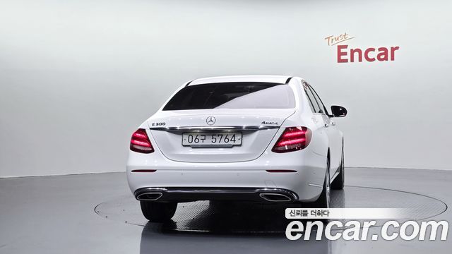 Mercedes-Benz E-Class W213 E300 4MATIC Exclusive - фото 3