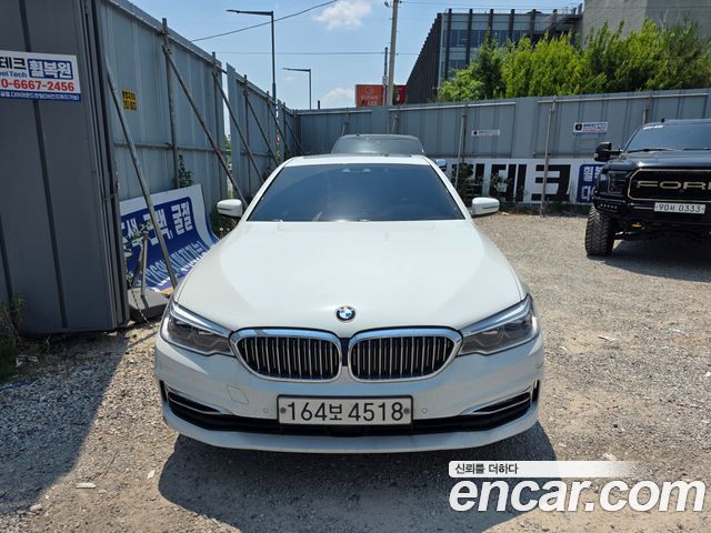 BMW 5-Series G30 520d Luxury Plus - фото 0