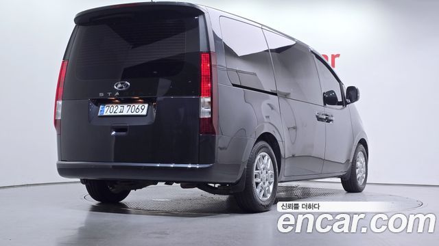Hyundai Staria Tourer 11-Seater Modern - фото 1