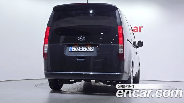 Hyundai Staria Tourer 11-Seater Modern - фото 3