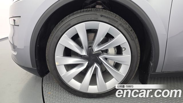 Tesla Model Y Long Range Launch Edition AWD - фото 4
