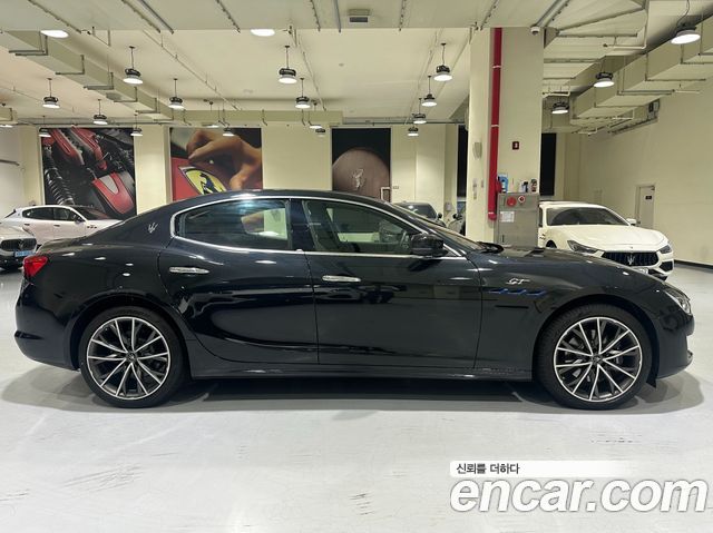 Maserati Ghibli 2.0 GT 3rd - фото 2