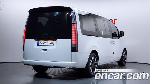 Hyundai Staria Lounge 9-Seater Prestige - фото 1