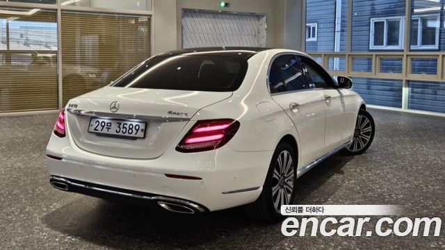 Mercedes-Benz E-Class W213 E400 4MATIC Exclusive - фото 1