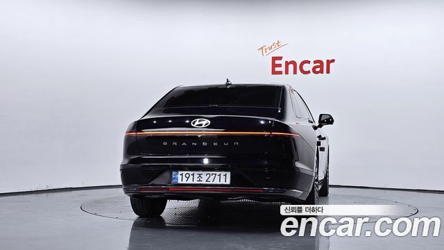 Hyundai Grandeur GN7, гибрид Calligraphy - фото 3