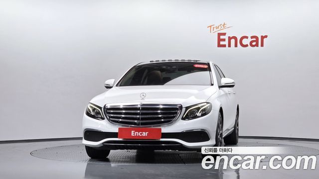 Mercedes-Benz E-Class W213 E300 4MATIC Exclusive - фото 1