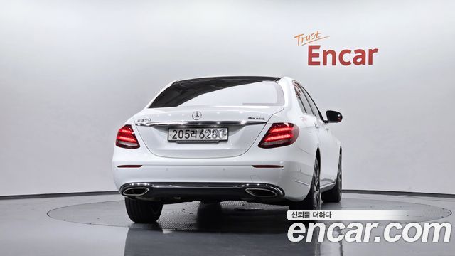 Mercedes-Benz E-Class W213 E300 4MATIC Exclusive - фото 2