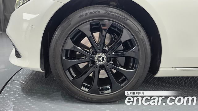 Mercedes-Benz E-Class W213 E300 4MATIC Exclusive - фото 3