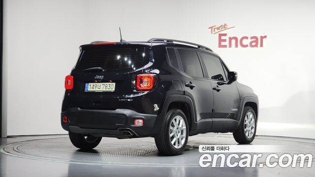Jeep Renegade 2.4 Limited - фото 1