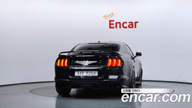 Ford Mustang GT Coupe - фото 3