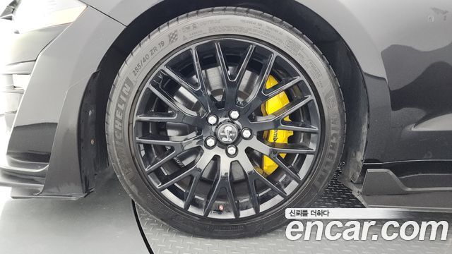 Ford Mustang GT Coupe - фото 4