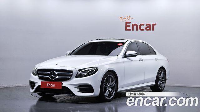 Mercedes-Benz E-Class W213 E300 AMG Line - фото 0