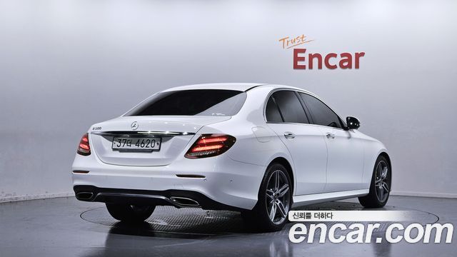 Mercedes-Benz E-Class W213 E300 AMG Line - фото 1