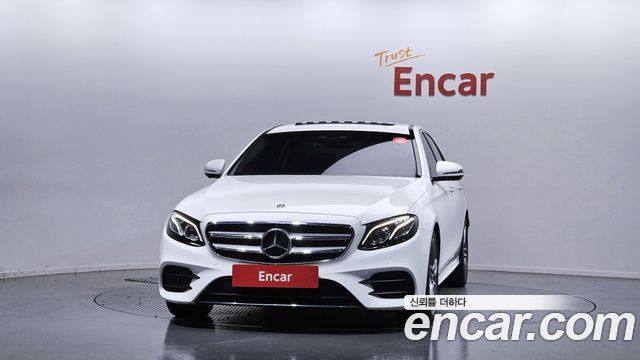 Mercedes-Benz E-Class W213 E300 AMG Line - фото 2