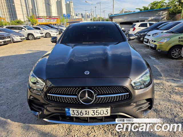 Mercedes-Benz E-Class W213 E300 4MATIC AMG Line - фото 1
