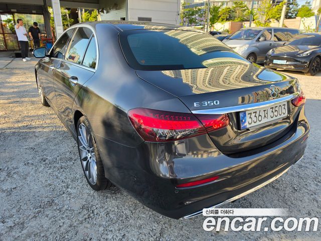 Mercedes-Benz E-Class W213 E300 4MATIC AMG Line - фото 3