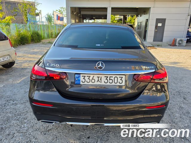 Mercedes-Benz E-Class W213 E300 4MATIC AMG Line - фото 4