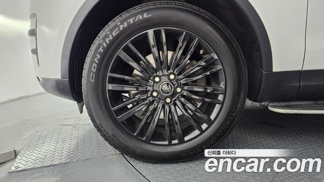 Land Rover Discovery 3.0 TD6 HSE Luxury - фото 4