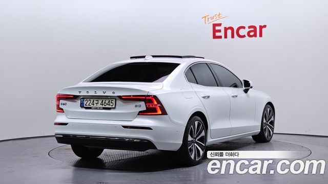 Volvo S60 3-го поколения B5 Ultimate Bright - фото 1