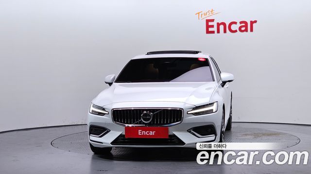 Volvo S60 3-го поколения B5 Ultimate Bright - фото 2