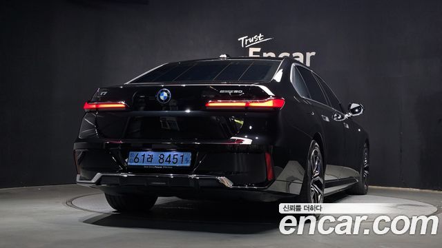 BMW i7 G70 eDrive 50 M Sport - фото 1