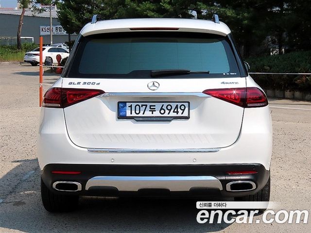 Mercedes-Benz GLE-Class W167 GLE300d 4MATIC - фото 3