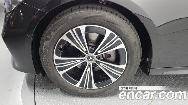 Mercedes-Benz E-Class W214 E200 Avantgarde - фото 4