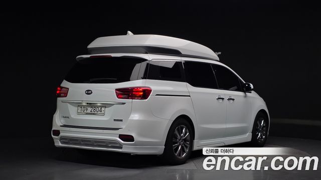Kia Carnival Новый 9-Seater Hi-Limousine Noblesse Special - фото 1