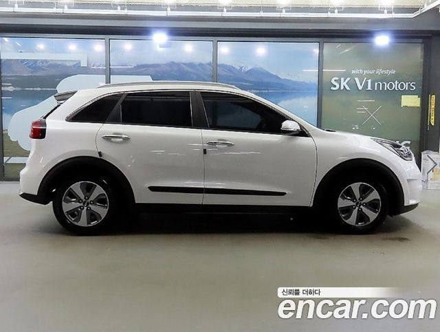 Kia Niro Noblesse - фото 2