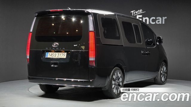 Hyundai Staria Lounge 7-Seater Inspiration - фото 1