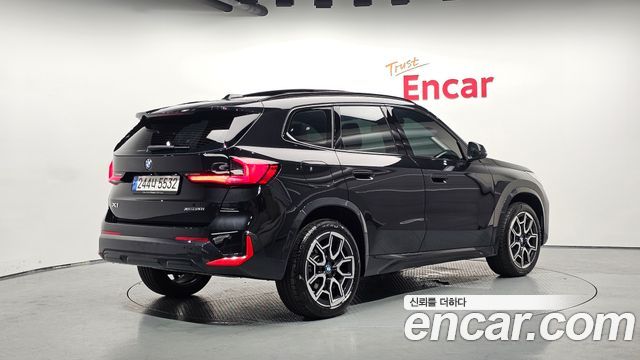BMW X1 U11 xDrive 20i xLine - фото 1