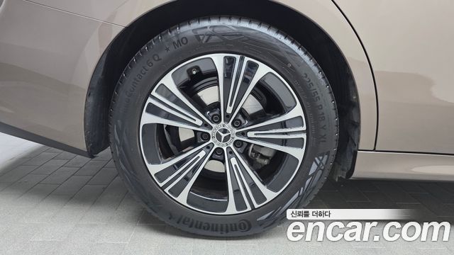 Mercedes-Benz E-Class W214 E200 Avantgarde - фото 4
