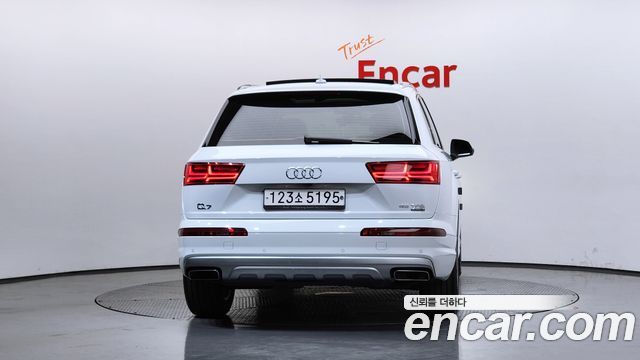 Audi Q7 45 TFSI Quattro - фото 3