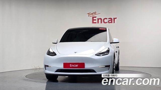 Tesla Model Y Long Range AWD - фото 2