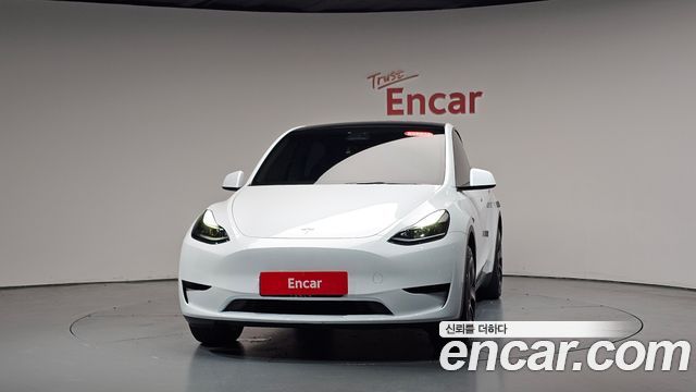 Tesla Model Y RWD - фото 1